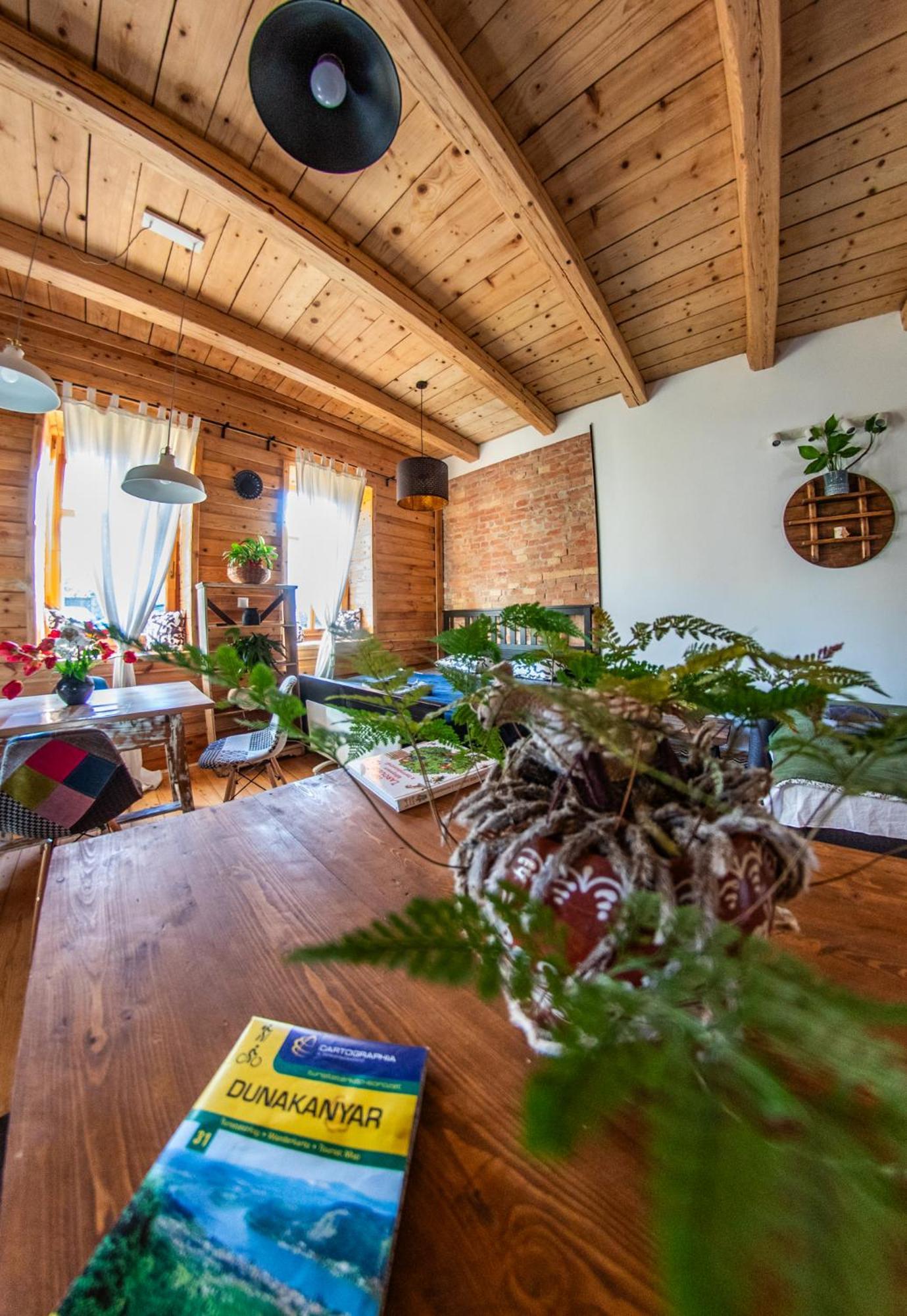 Minifaktura Loft Apartman & Reggelizo Es Etelbar Szokolya Luaran gambar